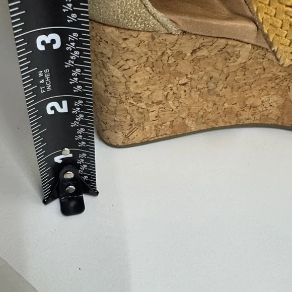 UGG Australia Gold Metallic Braided Wedge Sandals Women’s Size 6.5 - Picture 11 of 12